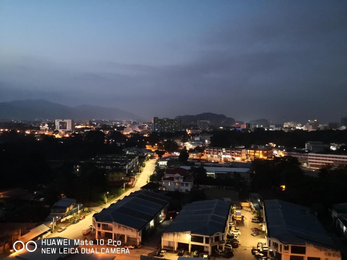 Mcz Homestay Ipoh Town 2Room 7Pax Free Wifi Екстер'єр фото