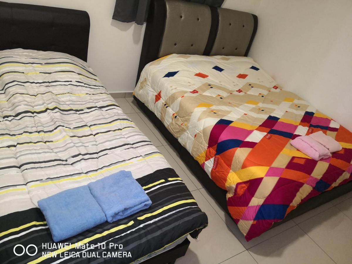 Mcz Homestay Ipoh Town 2Room 7Pax Free Wifi Екстер'єр фото